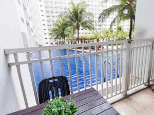 Easy access to pool