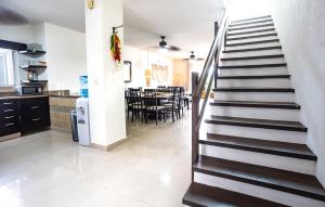 Stunning Large Remodeled Penthouse-Big Canal Views