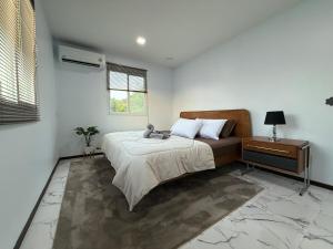 Stylish 2BR Bungalow with AC and 3 Minute Beach Walk