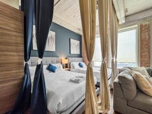 Chic Loft 828 3bd Sleeps 16 Free Parking