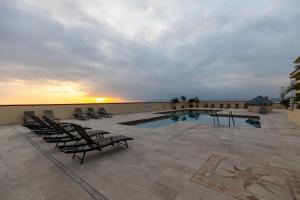 Ocean view 2Br Condo-Balcony-Beach-Pool - 902