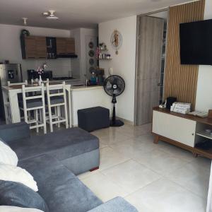 Apartamento Moderno y Acogedor con Piscinas, Aire Acondicionado y WiFi en Ricaurte - Girardot