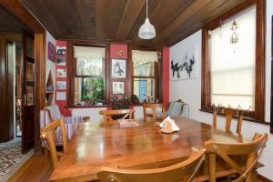 Spacious Traditional Iconic Greek House