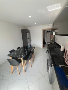 Beautiful, Sunny Apartment with a Great View!