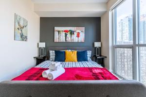 Downtown Condo Near Distillery and Waterfront - The Roland