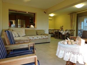Cozy Ground floor apartment with garden and a View