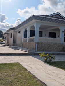 Luxury4BR Beachfront Villa Private Paradise Diani