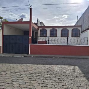 Casa y cuartos Xela