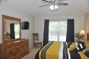 Sunshine Serenity by Paradise Resort Vacations