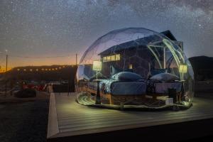 Stargazing Retreat with Hot Tub Deck Hammocks BBQ