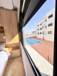 Beachfront 2BR Balcony Pool Atlas Mtn View Surf
