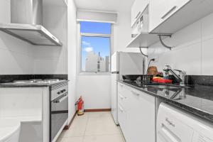 Hermoso Apartamento con Cochera y Parrilla! Vista a Villa Morra 5
