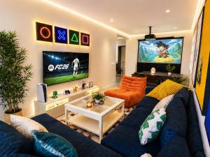 Cosy Stay in Heart of Marrakech with PS5 and Cinéma