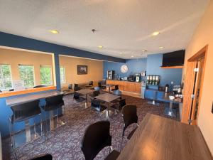 Pocahontas Inn & Suites