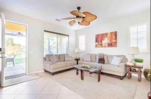 Country club Home with Lakeside Views Golf