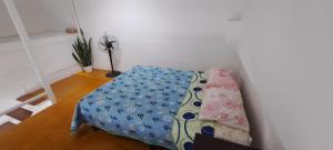 Apartamento cómodo, entrada independiente, parking moto