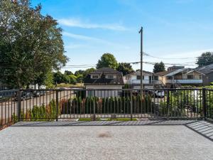 6BR 6 BA Entire Home with AC Prime Location
