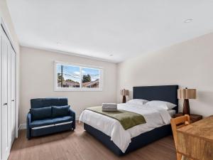 6BR 6 BA Entire Home with AC Prime Location