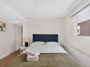 6BR 6 BA Entire Home with AC Prime Location
