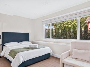 6BR 6 BA Entire Home with AC Prime Location