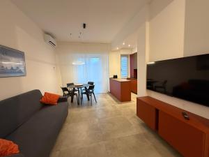 Modern two bedroom apartment in Monza, two Bathrooms, WI-FI and Self Check-in