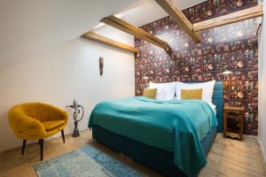 Bohemian Chic 2 Bedroom 2 Bathroom Loft with Hanging Chair