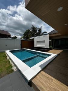 Suparat Pool Villa