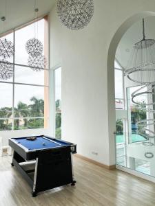 Nordic Villa Pool and Jacuzzi