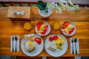 Muke Wooden House Ubud Rice Field Views & Nature Retreat