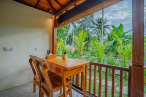 Muke Wooden House Ubud Rice Field Views & Nature Retreat