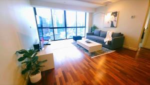 LV 23 City Skyline Penthouse With Free Parking