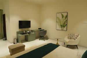 Green Lagoon Retreat