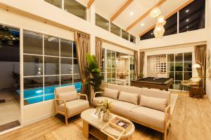 Rivla B Pool Villa