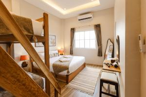Rivla B Pool Villa