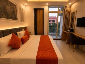 Hotel Smart Snap Sector 104, Noida