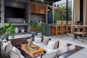 Tropical Loft Private Pool at Padonan, Canggu