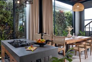 Tropical Loft Private Pool at Padonan, Canggu