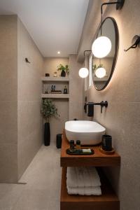 Delia Seafront Suite