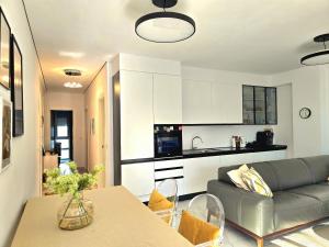 The Coastal Apartment