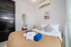 Kamala Beach Palm Pool Villa