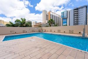 Royal Kuhio #1312 City Views