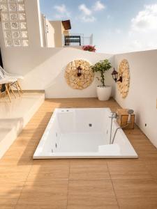 Villa With Jacuzzi, Damar Ningrum 3