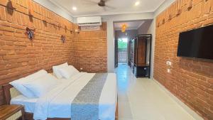 Hide Away Resort