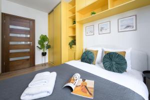 Lumina I 2BR Apart with Parking I Balcony in Warsaw