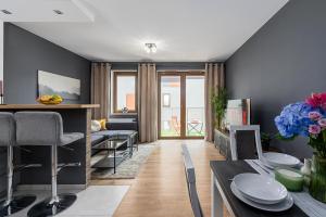 Lumina I 2BR Apart with Parking I Balcony in Warsaw