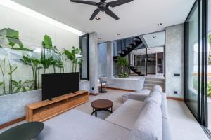 Ave Fenix Villas Balangan