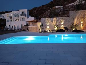 Plakas Petite seaside view