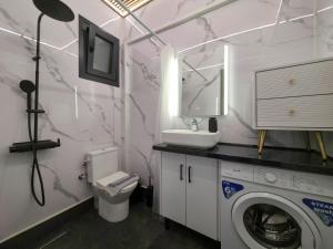 Hybrid 6D Luxury Suite by SDR