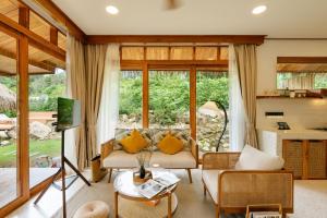 Teak 2BR Villa Chaloklum Bali-Style Design