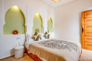 Riad Ambre dOrient, Rooftop Pool Oasis
